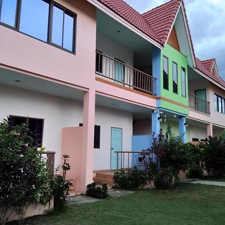 Peace Pool Resort Khun Han Exterior photo