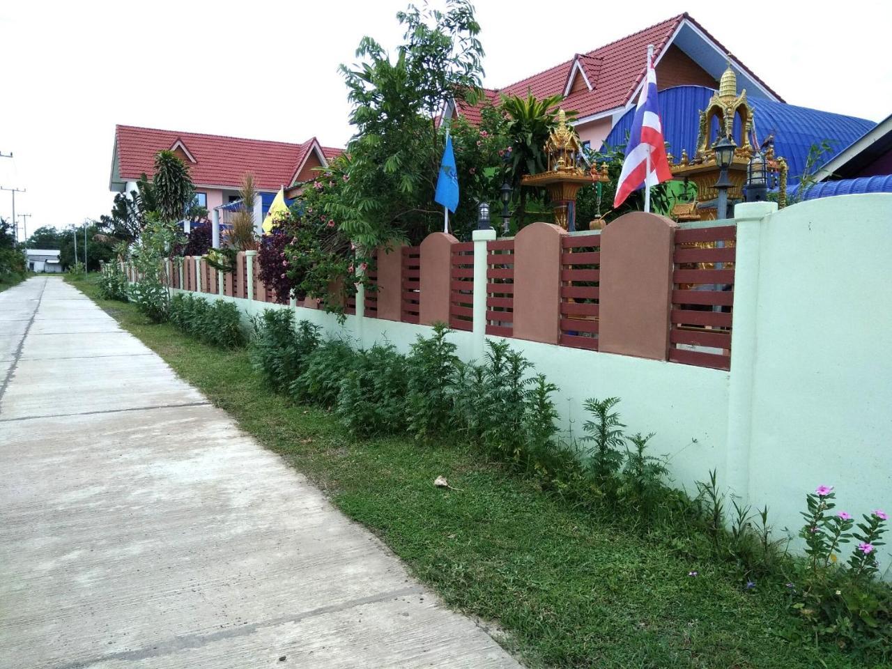 Peace Pool Resort Khun Han Exterior photo